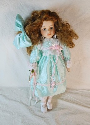 Limited Edition Seymour Mann Connoisseur 18" Porcelain Doll Aqua Dress /Booklet